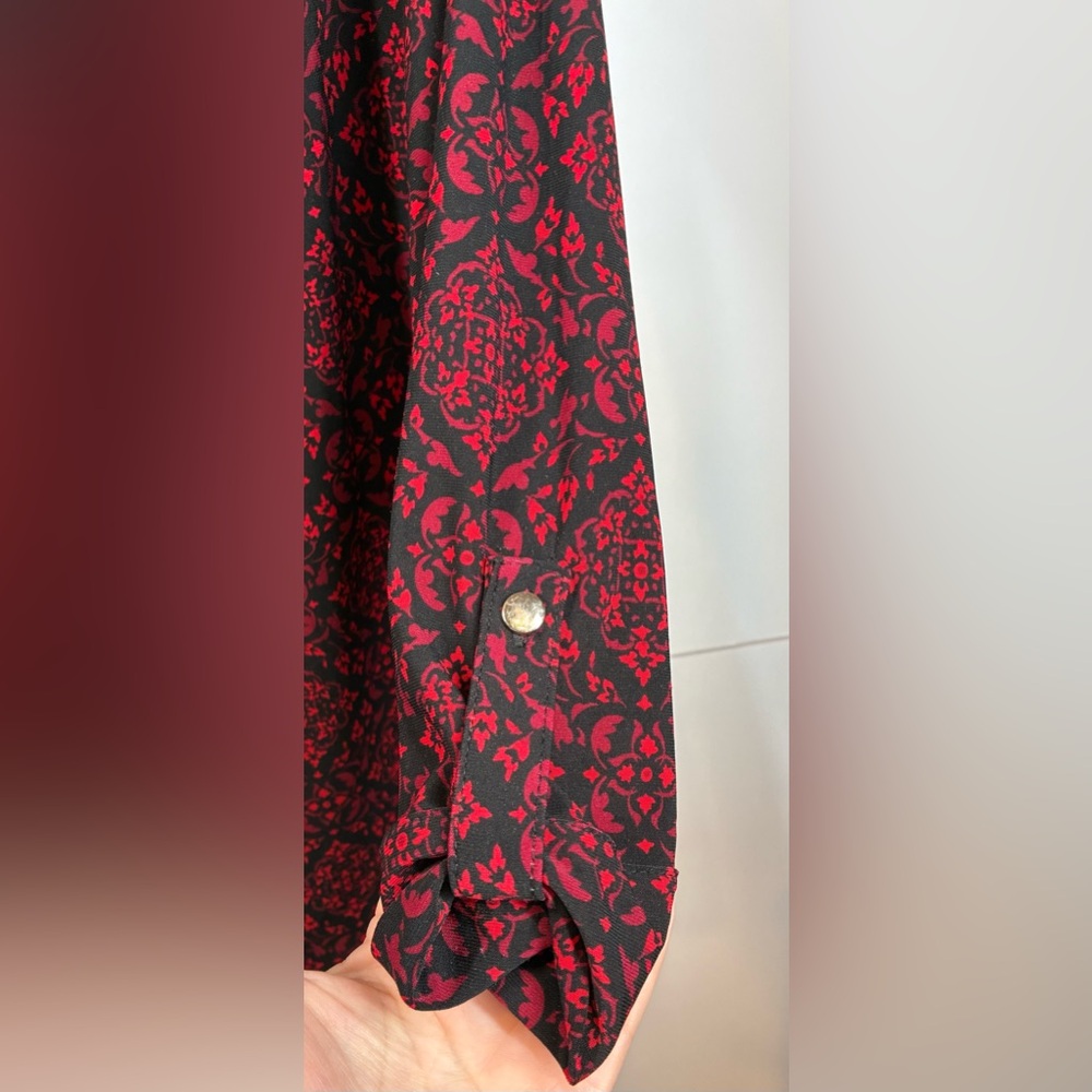 Westport 1962 V-Neck Black Red Tunic Top Medallion Print Women’s Size Small - Picture 5 of 7